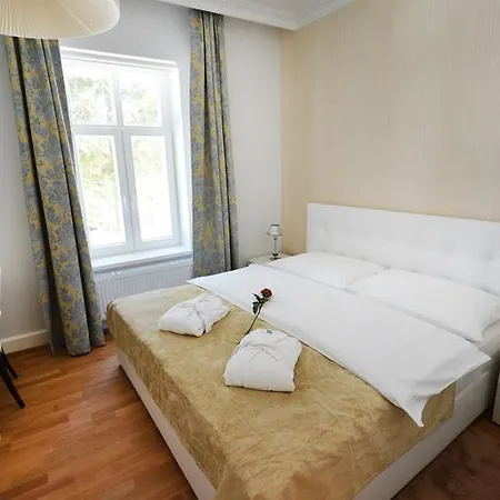 Marina Aparthotel 3*