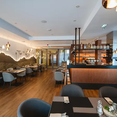 Marina Aparthotel 4*