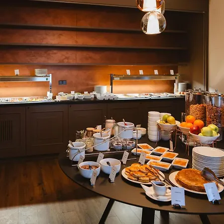 Marina Aparthotel 4*